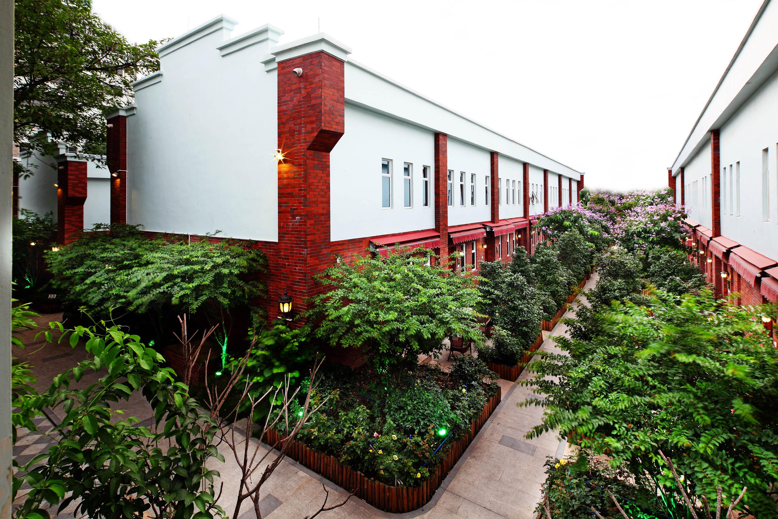 Royal Garden Hotel Guangzhou Exterior foto