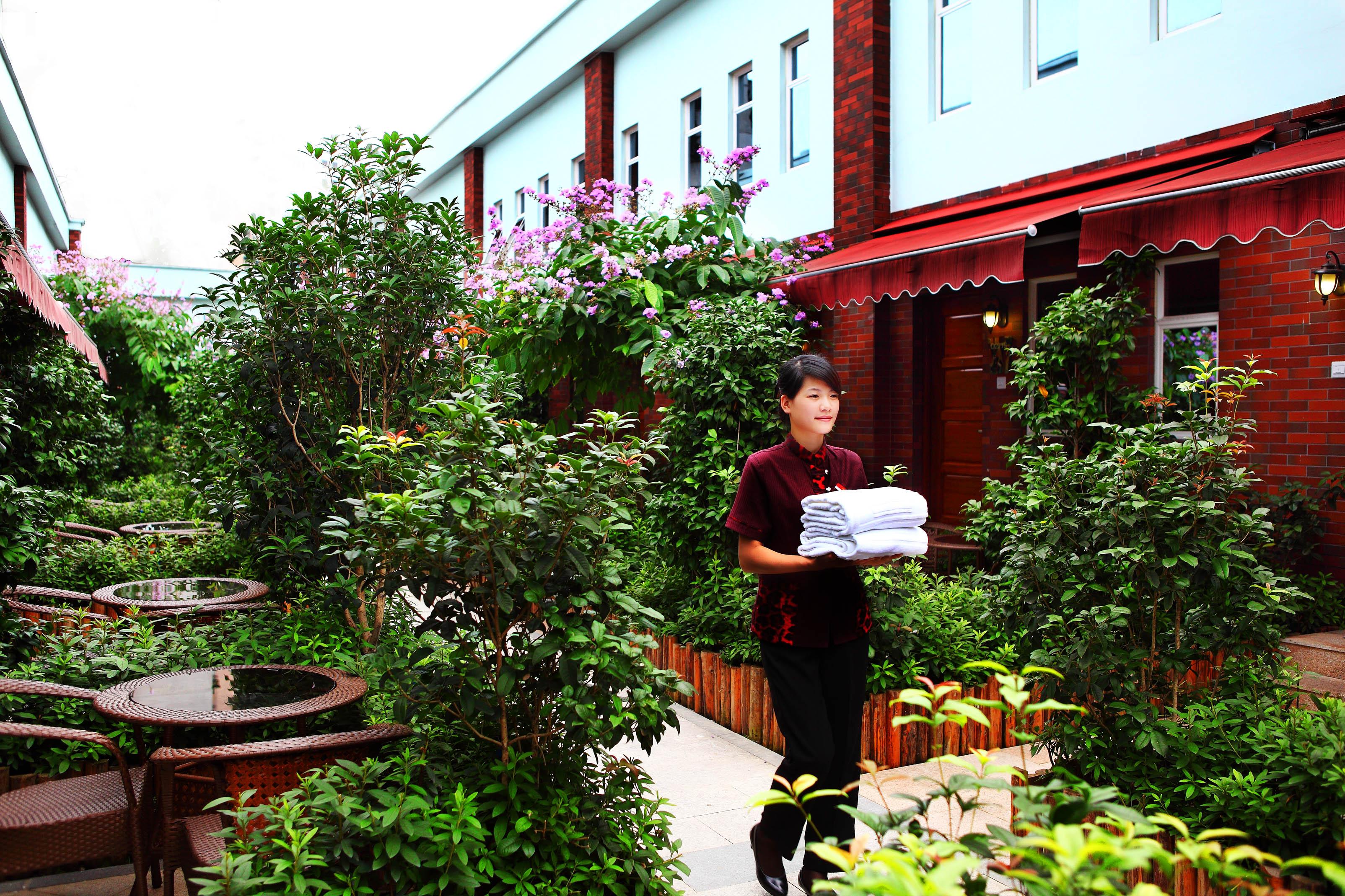 Royal Garden Hotel Guangzhou Exterior foto