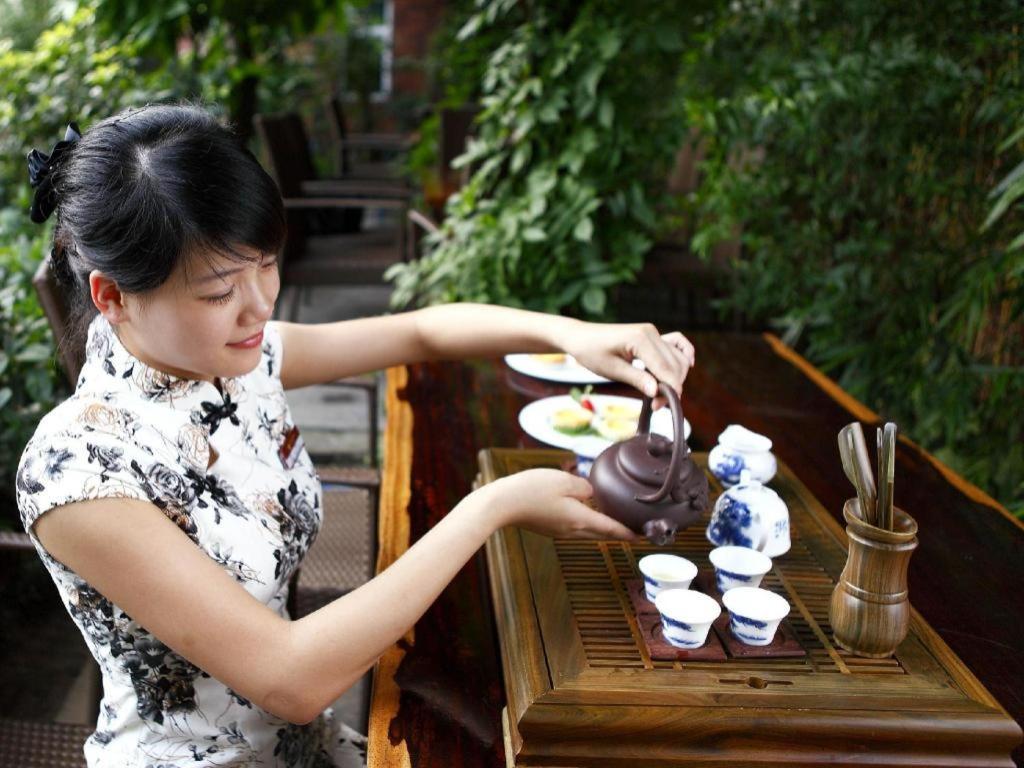 Royal Garden Hotel Guangzhou Exterior foto