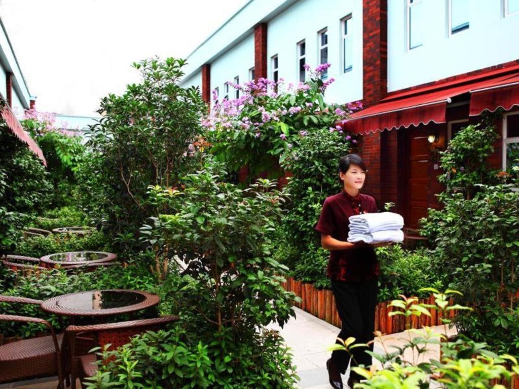 Royal Garden Hotel Guangzhou Exterior foto