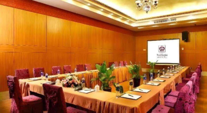 Royal Garden Hotel Guangzhou Exterior foto